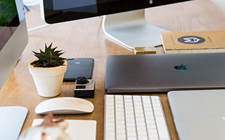 武汉大学学生论文吗没过就开砍？食堂见人上去就一刀，无差别出刀，年轻人心态这么炸裂的吗？