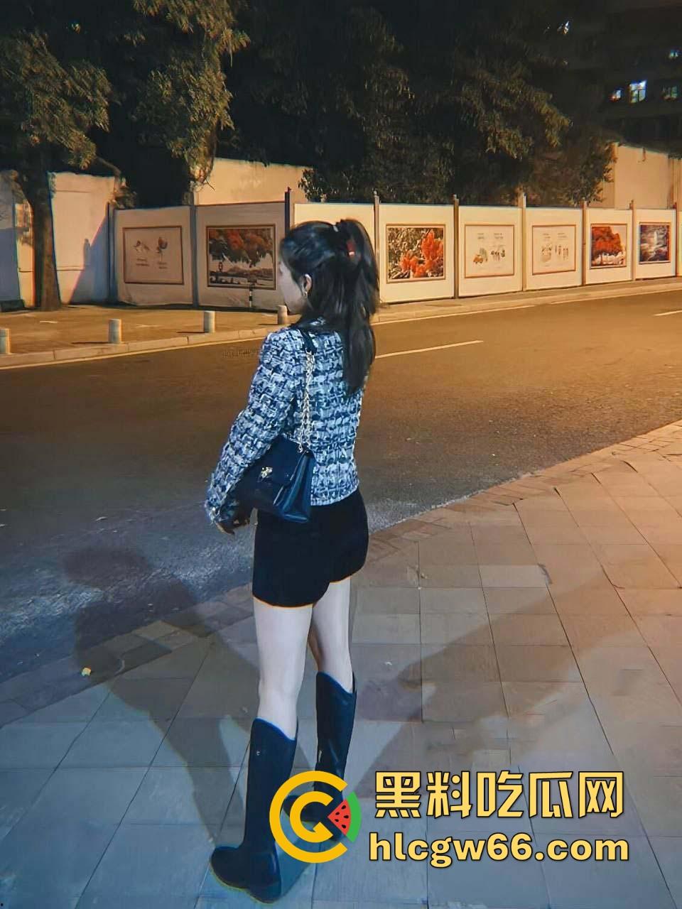 无锡美容院老板娘【李美琴】正值性欲旺年 网上到处约炮不雅视频被炮友泄密 90后宝妈尺度全开!-3