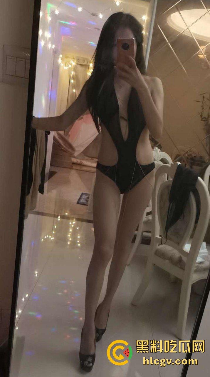 瓜友爆料济南骚人妻【范纯熙】偷吃!老公出差,她急喊人上门草骚逼,一天不日就难受!-4