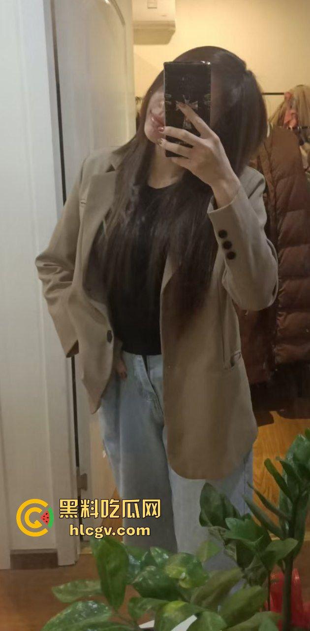 瓜友爆料济南骚人妻【范纯熙】偷吃!老公出差,她急喊人上门草骚逼,一天不日就难受!-7