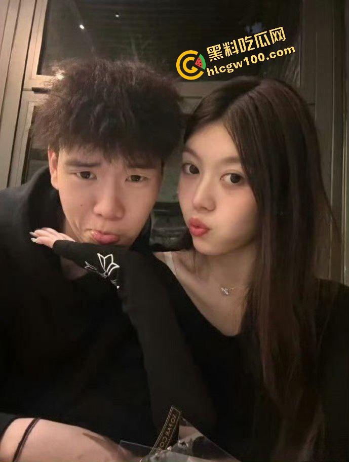 炸裂!CBA广州龙狮男篮【张兴亮】将艺术生女友【陈禹羽】装行李箱,宿舍过夜补习爆操!性爱泄密原创独家曝光!-6