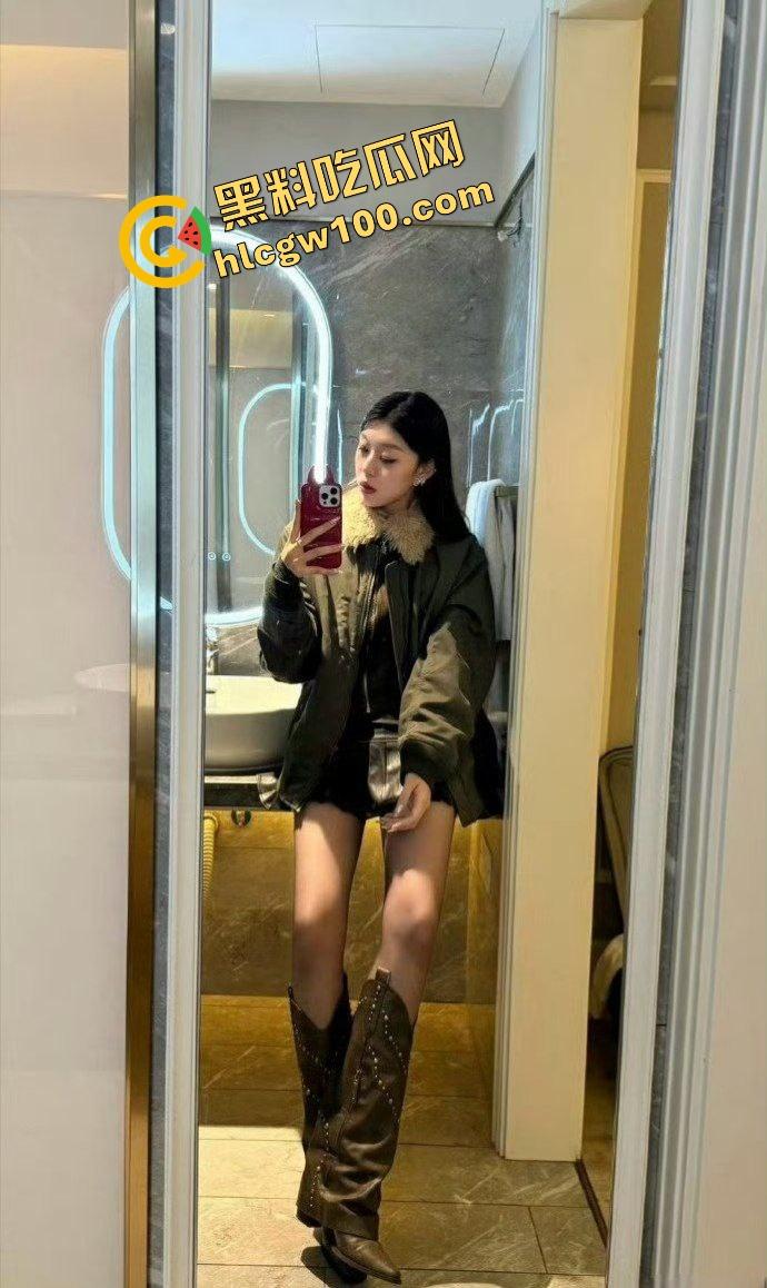 炸裂!CBA广州龙狮男篮【张兴亮】将艺术生女友【陈禹羽】装行李箱,宿舍过夜补习爆操!性爱泄密原创独家曝光!-10