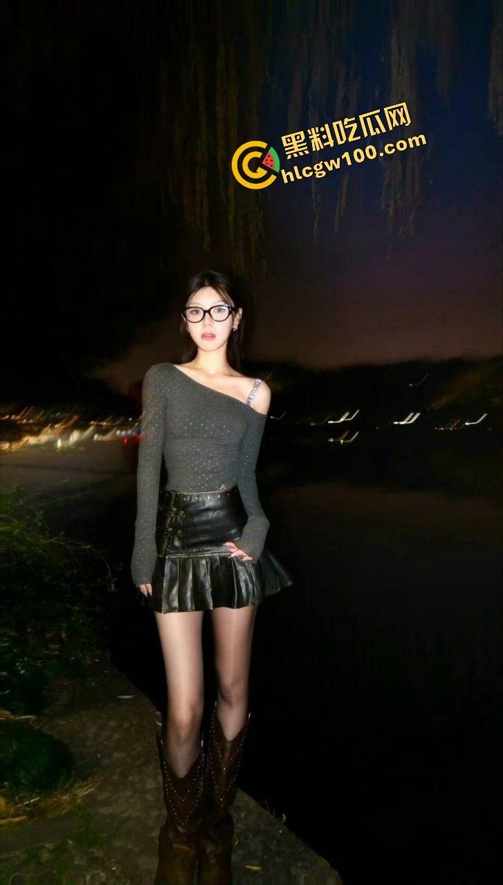 炸裂!CBA广州龙狮男篮【张兴亮】将艺术生女友【陈禹羽】装行李箱,宿舍过夜补习爆操!性爱泄密原创独家曝光!-12