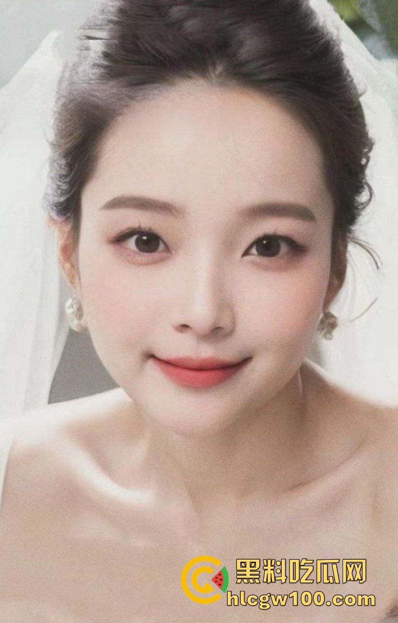 武汉骚货【高洁】已婚前女友变炮友，平时清高床上浪叫，肥穴水多舔鸡巴嗷嗷浪，嫌老公没情趣不够爽！