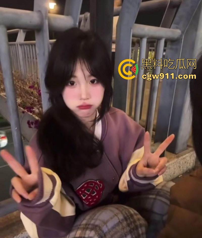 郑州大学清纯大三女大【卢佳颖】学生妹调教榨精狂欢，粉嫩骚穴紧裹肉棒喷汁高潮，榨得男友欲仙欲死！