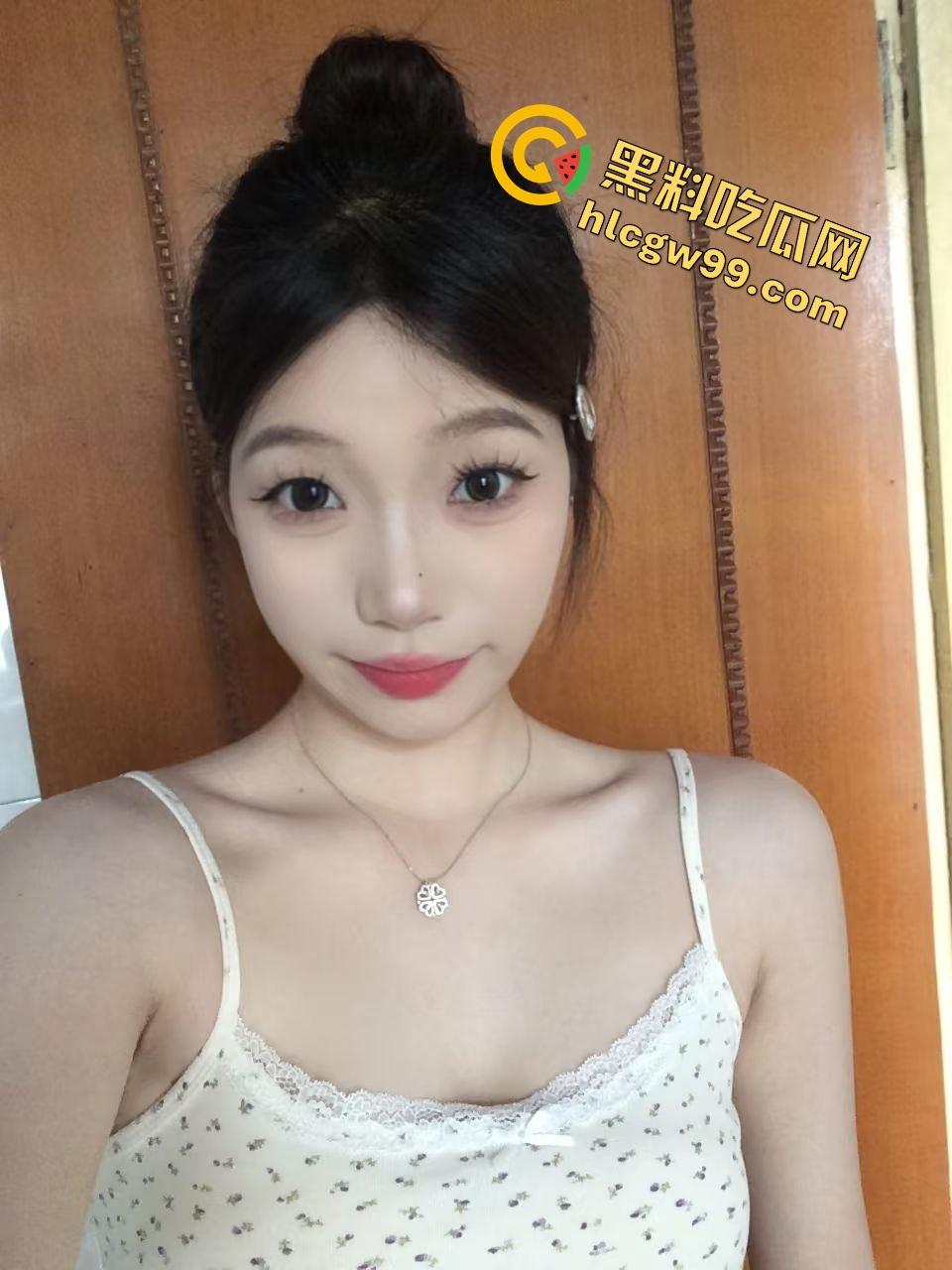 湖南长沙模特御姐反差婊【肖婷雪】做鸡上门约炮狠狠上位夹吸，淫荡内射粉嫩骚逼！独家曝光流出！