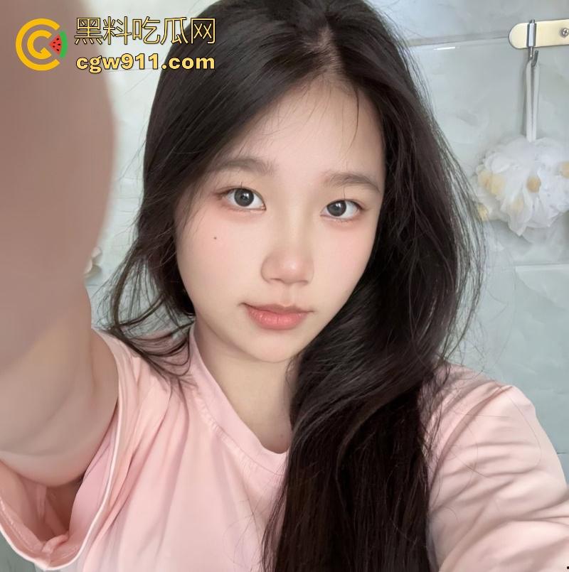 长沙理工学院【廖佳颖】清纯外表下淫荡母狗本性，女上位疯狂骑乘，骚劲像只发情的母狗。-3