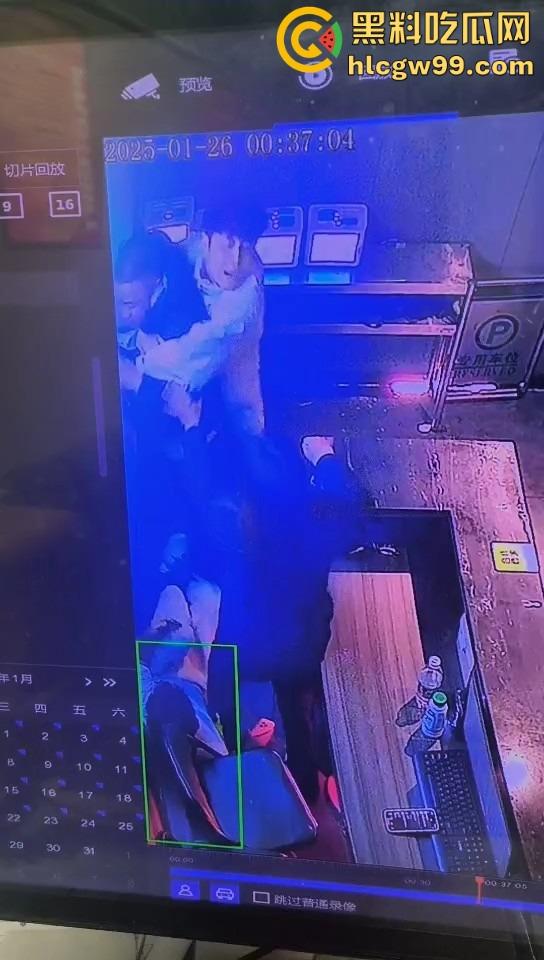 新年第一刀,莆田大过年上演血腥捅人案,五六刀下去,白刀进红刀出,大过年直接血溅当场!-6