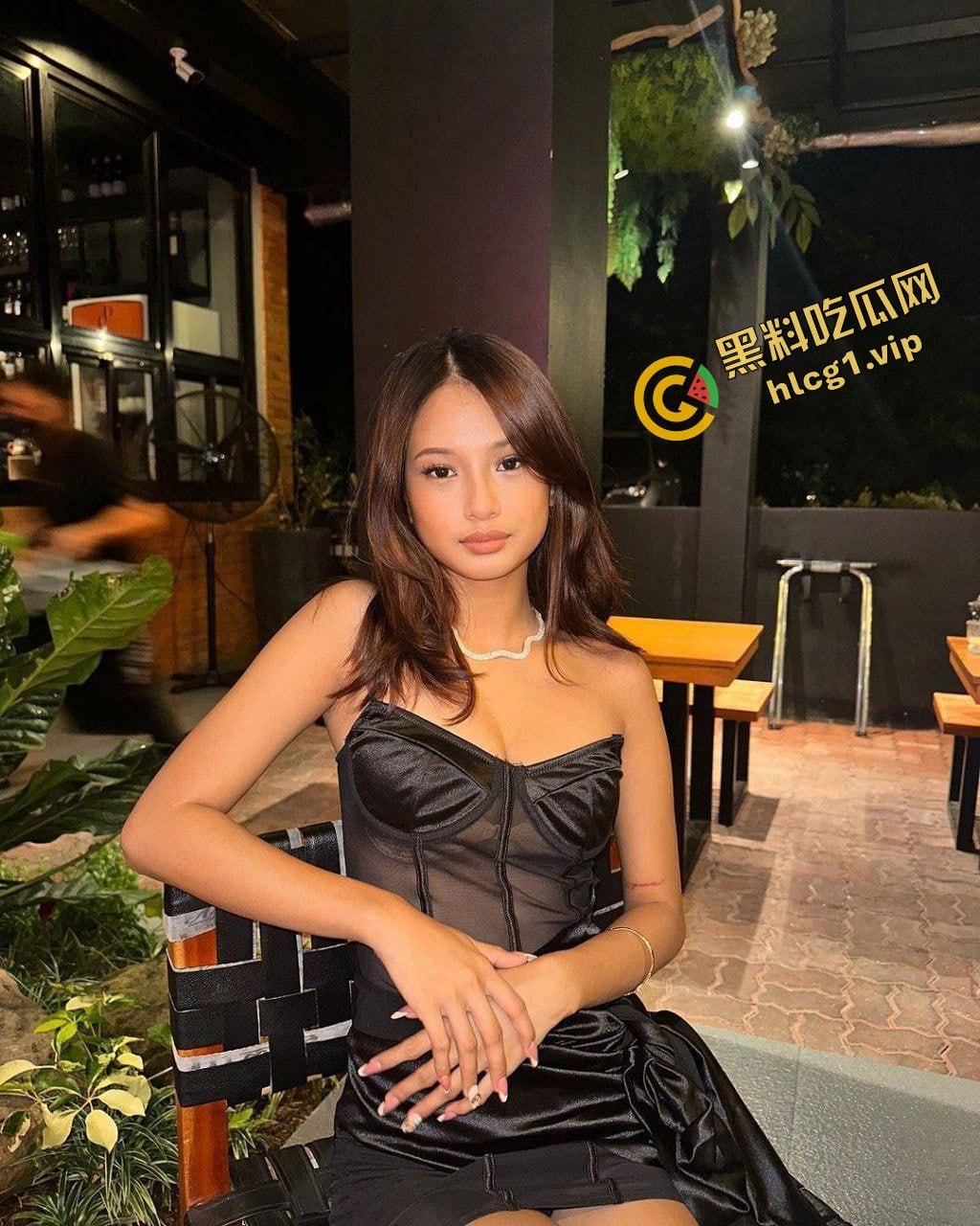 泰国黎府人妻反差婊『kati』诱惑自慰淫荡至极!操逼淫叫可射!-3