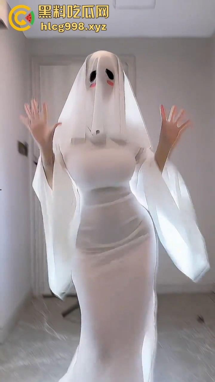 情趣内衣网红【杏子夫人】漫展大秀S型身材 被扒出高级鸡身份?-6