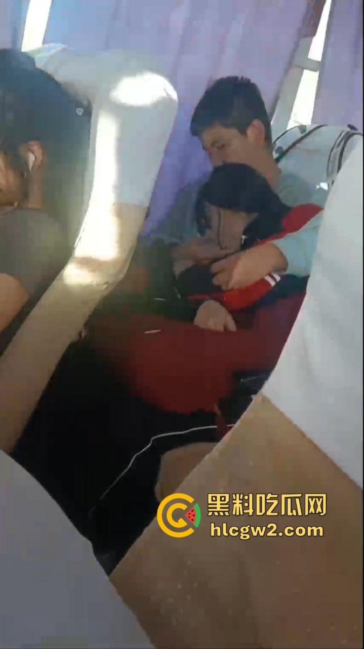 校服淫乱大赏 公交抠逼 卫生间吃鸡 楼道日逼 刷新你想象的下限!-3