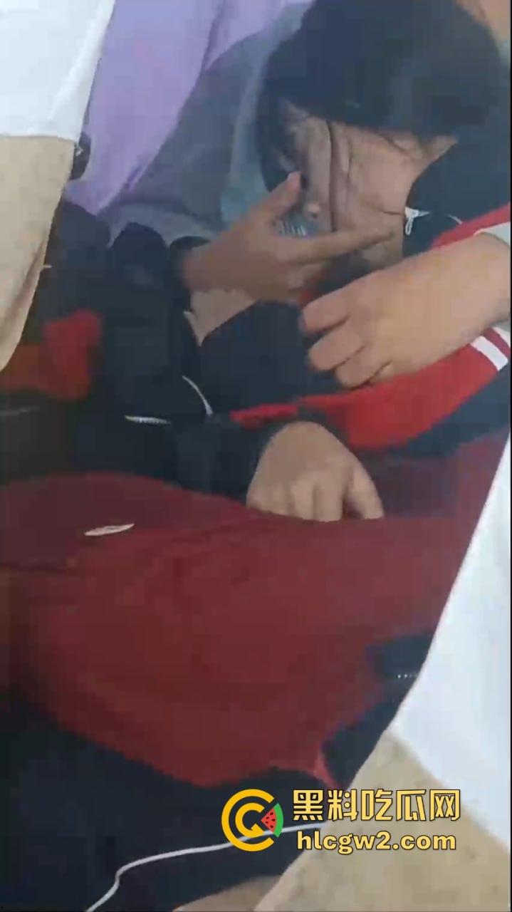 校服淫乱大赏 公交抠逼 卫生间吃鸡 楼道日逼 刷新你想象的下限!-4