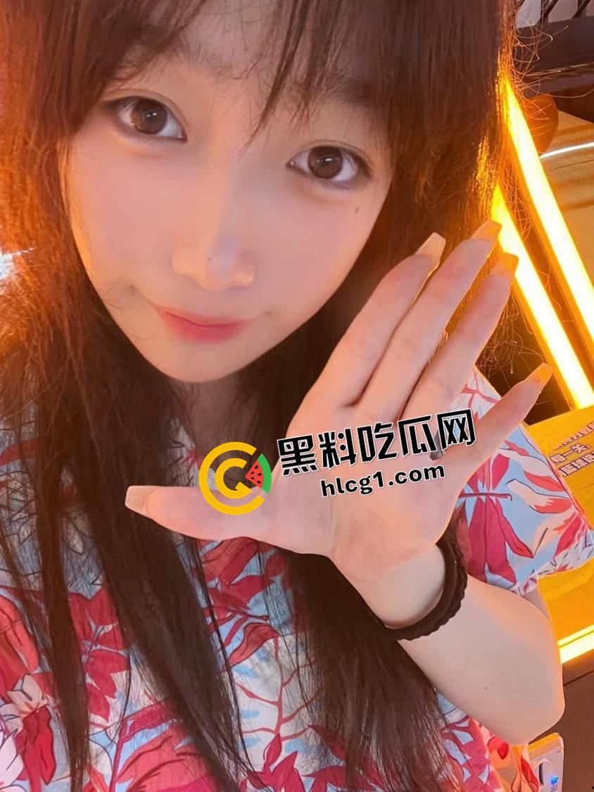 清纯大一学妹被学长调教成反差小母狗 刚成年就开发 无辜大眼睛吃精 奶子被操到飞来飞去 这谁顶得住