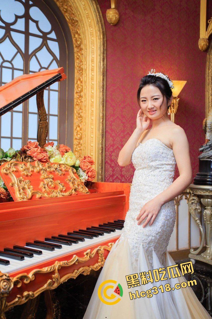 海角大神驯化人妻赛母狗，婚戒还戴着，屁股一拍就自动解锁姿势一百零八式，新婚夜刚过她就学狗叫！