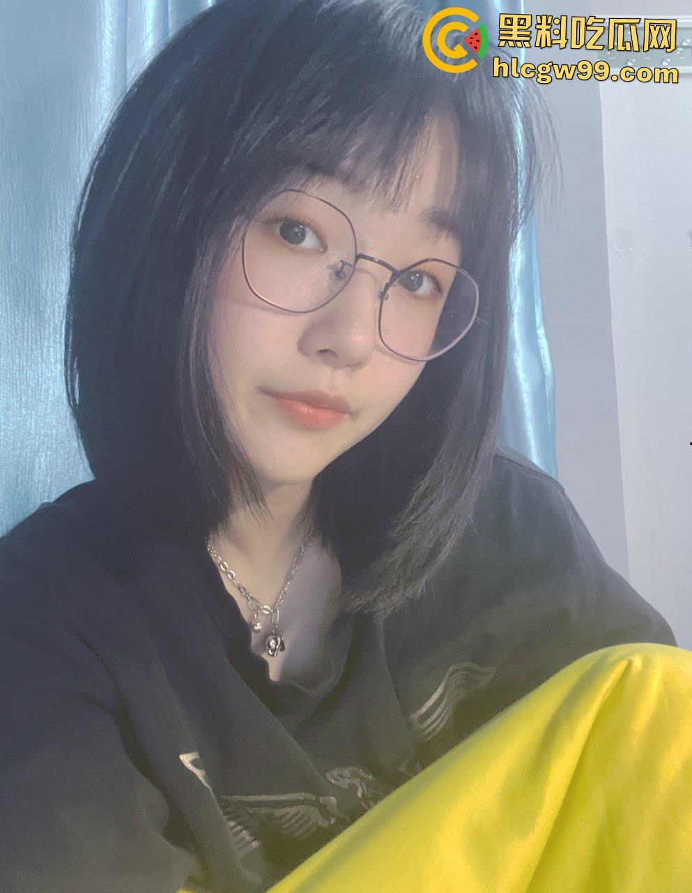 真实大奶反差母狗【林子袆】，变态老哥调教小嫩骚逼自慰淫水直留，表兄妹演绎背德快感