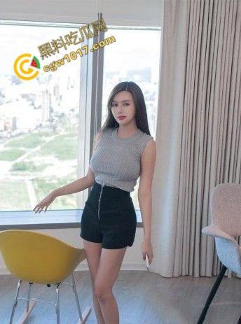 台湾极品女神【木木森】最新福利：搔首弄姿湿身诱惑，迷人身材展露无遗，美乳嫩穴，让人欲罢不能！