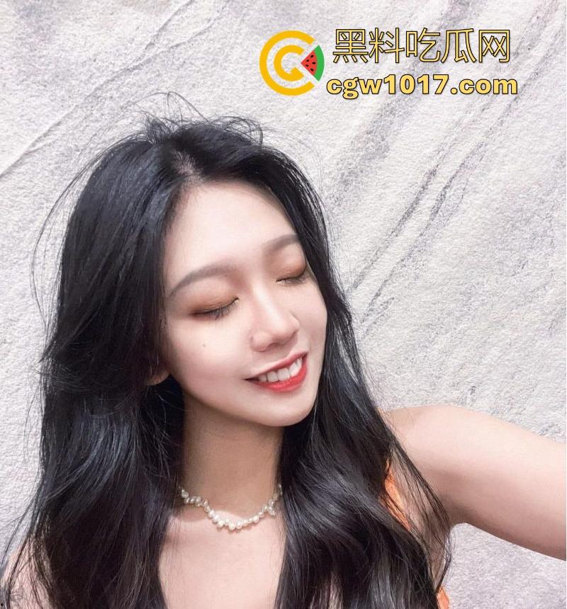 上海高颜值美少妇约炮健身教练,人妻平日端庄贤淑,私下却骚浪成性,女上位骑乘狂摇,被健身教练顶得不要不要的!-4