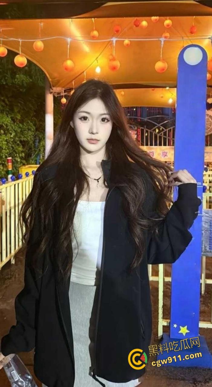 河南师范超美舞蹈生【周彤彤】，情趣蕾丝内裤勾引男友，开档黑丝无套后入，各种体位疯狂爆操！-4