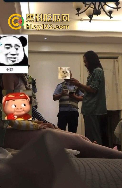 男子体验仿真人娃娃,直接泰迪附体!疯狂抽插把娃娃干穿了,店主要求赔偿不成还报警!-8