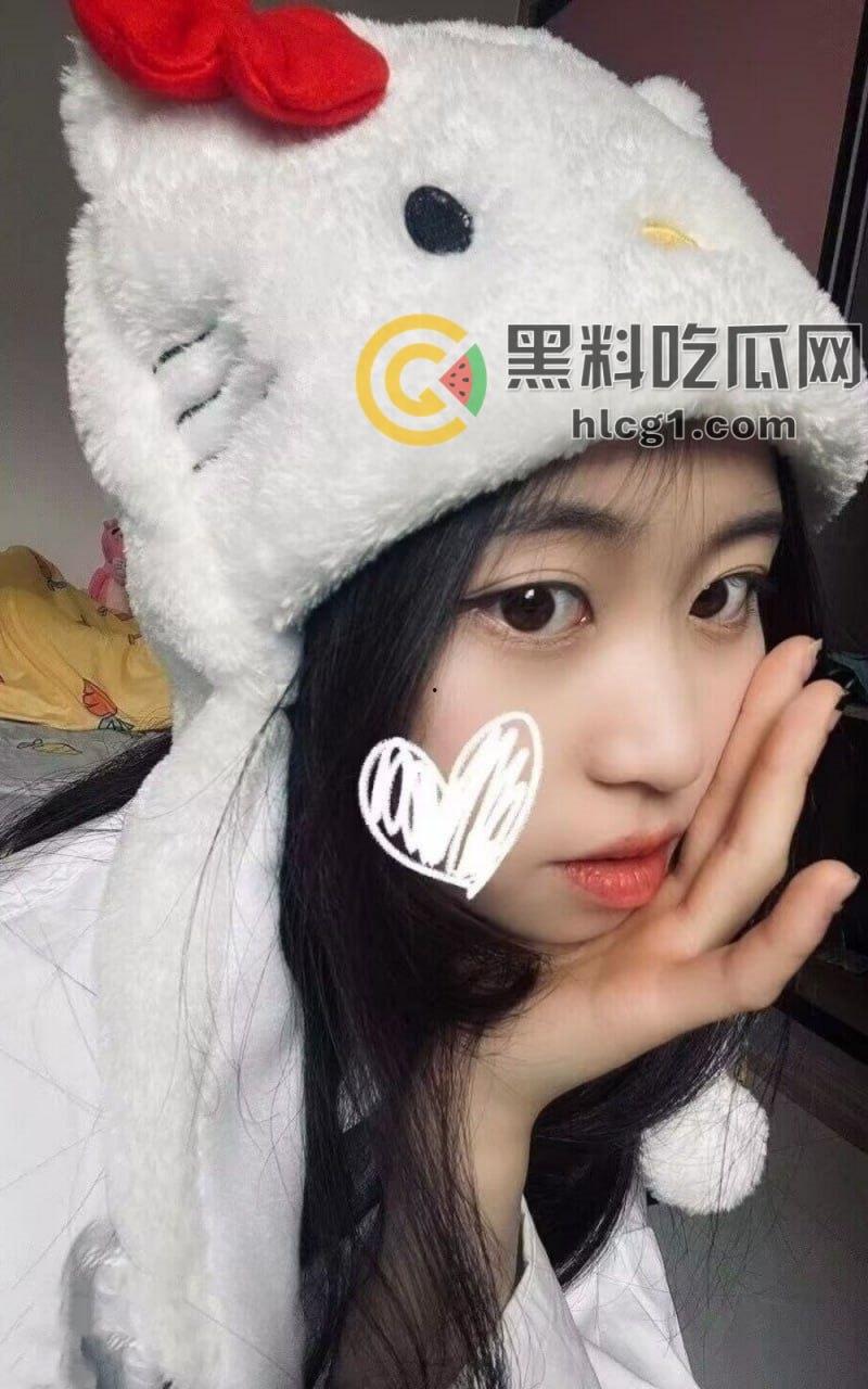 青海女子「李敏」激情裸聊视频外泄，一边看男友录的视频还一边给男友口！-2