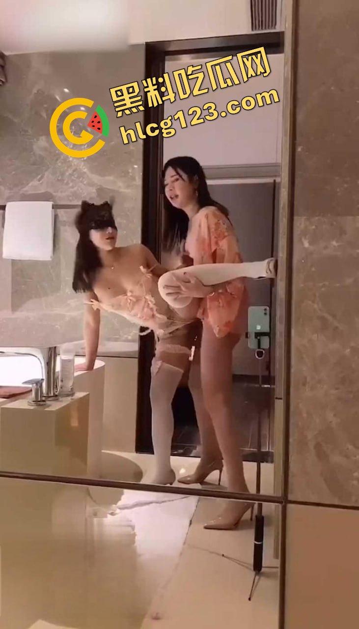 伪娘无套操翻高颜值妹子吴思思!手口齐上,内射小穴爽到飞起!-11