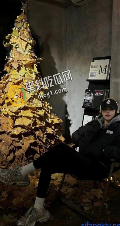 暑假的玩物！浙江外国语学院 大三学生 刘云 被富二代男友包养 开学就被甩 啪啪性爱泄密流出