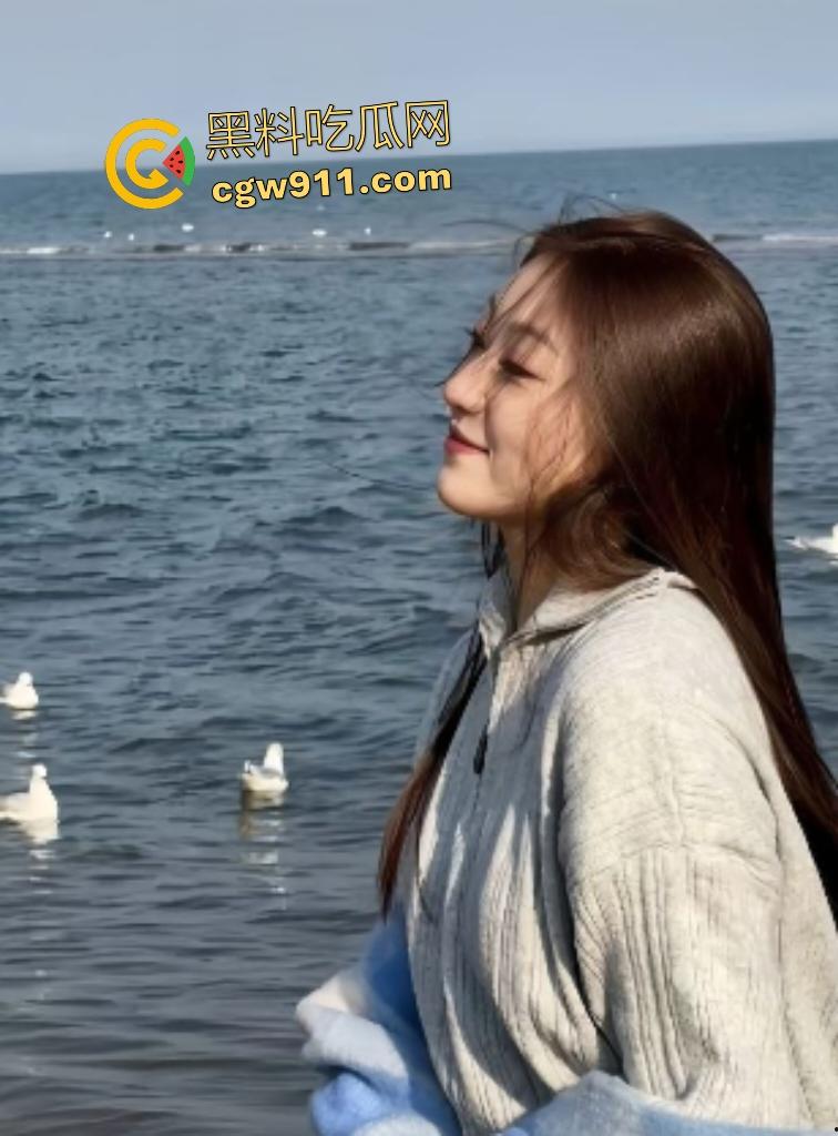 高冷女大【邹凤】下海赚零花钱，兼职打鱼求富哥长期饭票，男生不讲武德狂操数次拍视频跑路！