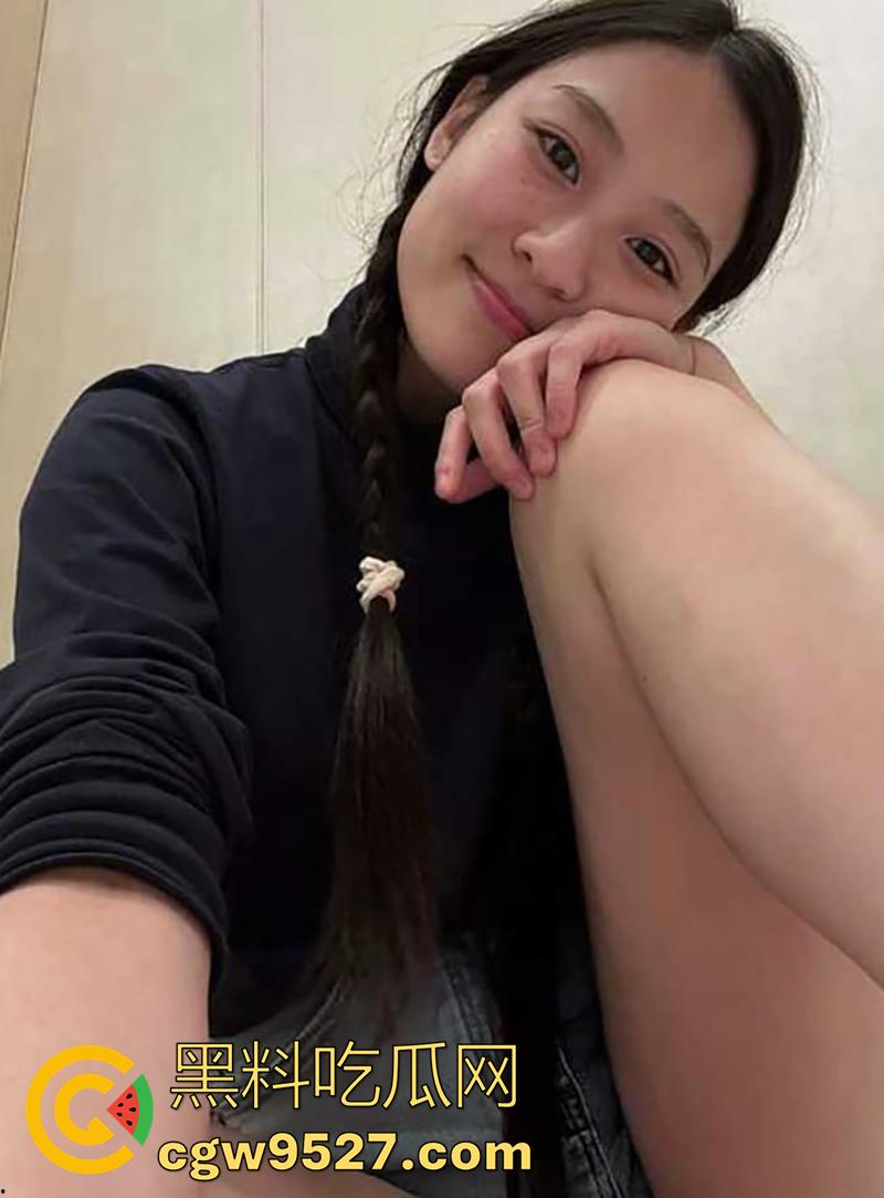 山东工艺美术学院【赵可儿】，御姐身材长腿尤物，白天陪金主旅游，晚上当性奴母狗，小穴淌精超淫乱！