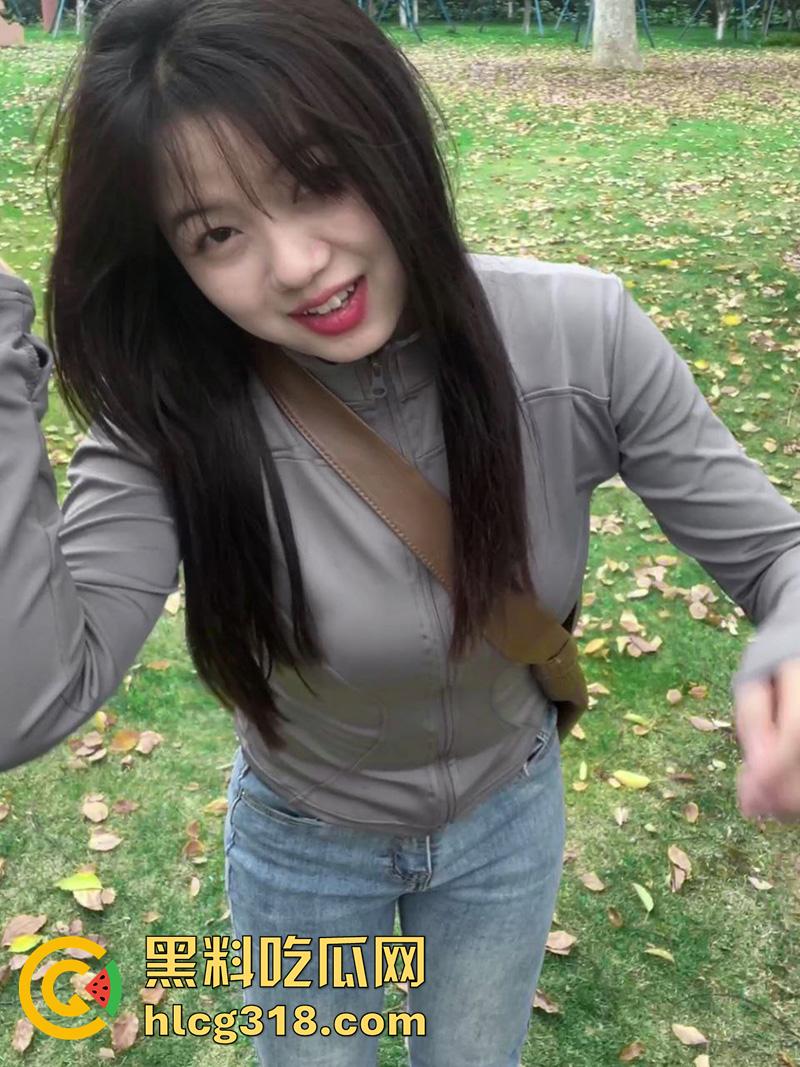 已婚母狗装少女，贵州骚妇【许倩】，颜值清纯肥臀大奶，性瘾极大网上约炮卖淫，被老公发现曝光！-5