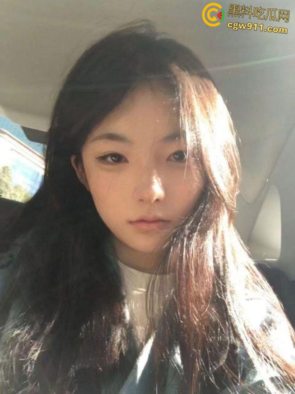 沧州师范学院【吕嘉慧】,刚上大一就被金主爸爸3w包养,jk白丝制服直接给干哭,玩够了直接被曝光炫耀!-2