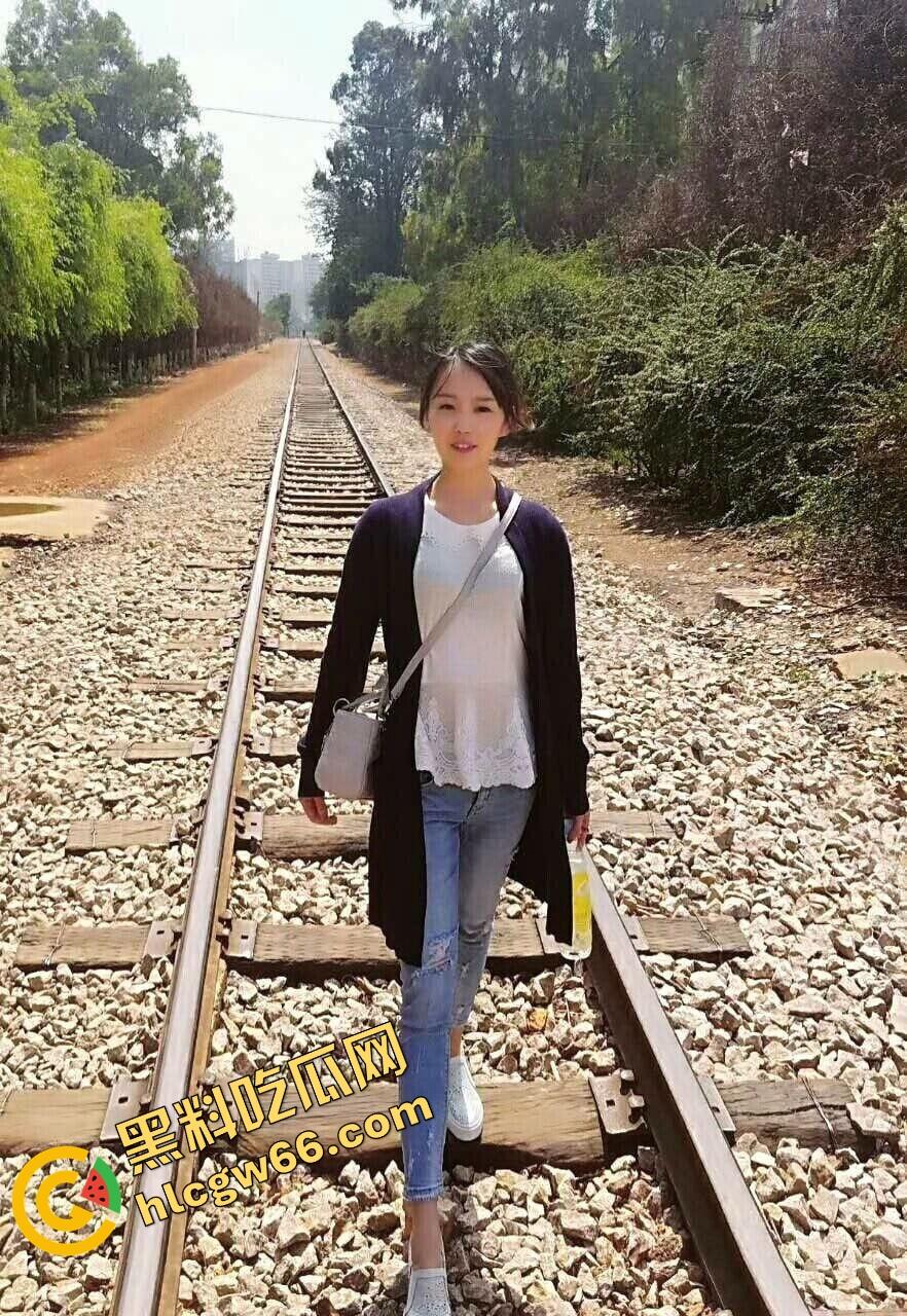 昆明骚货【闫冰冰】27岁汽车销售,已婚不戴套偷干,穿职业装搞到喷水,屁眼湿得反光!-2