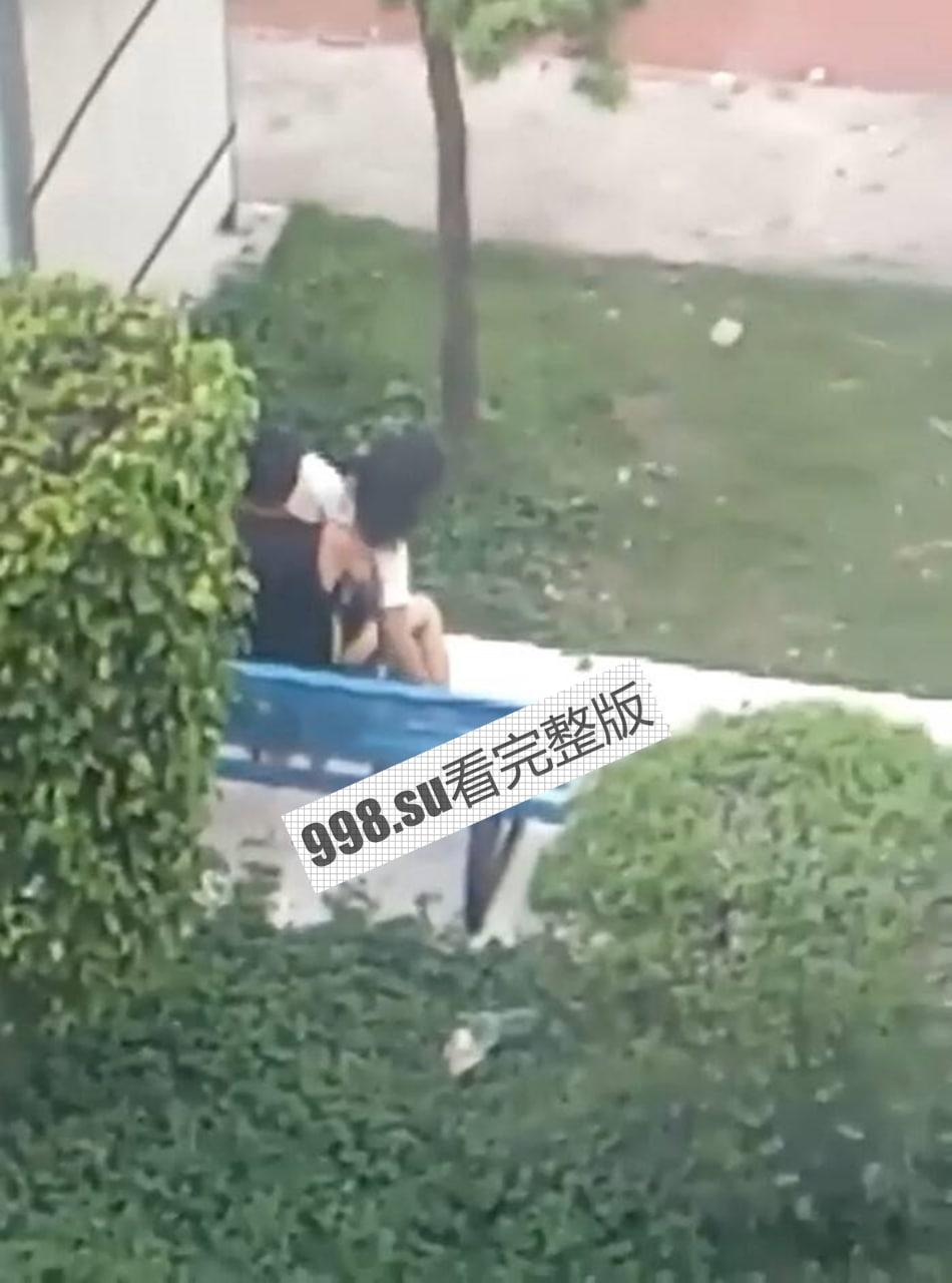 户外操逼秀大合集 尤其最后一位 感觉像当街强奸