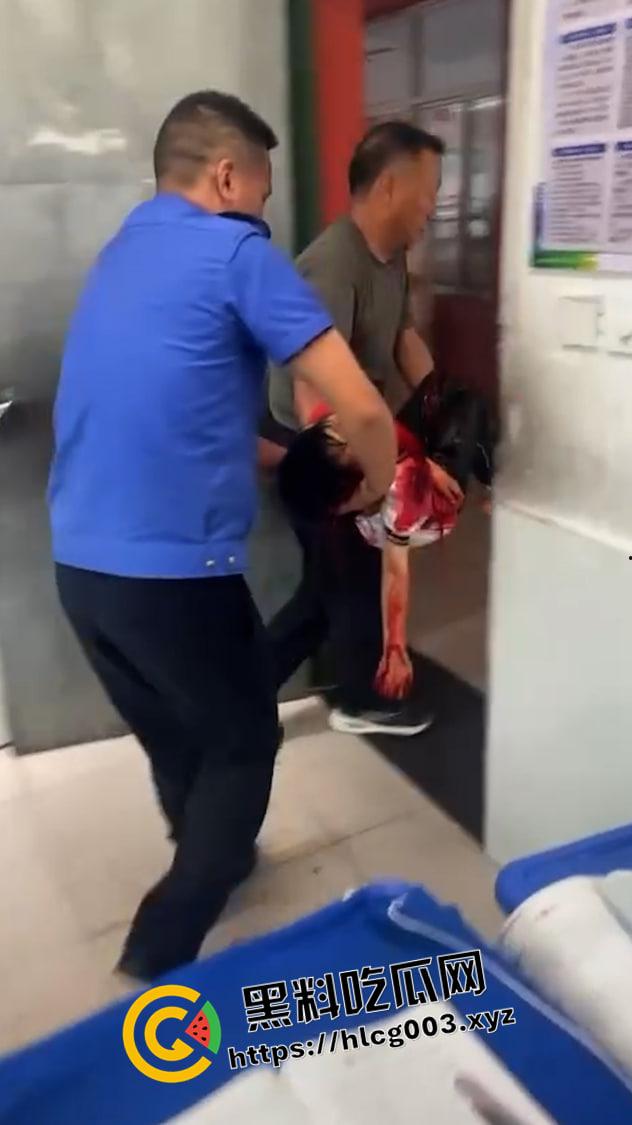 大瓜速递！江西贵溪特大伤人案现场视频流出 暴徒闯进校园狂杀老师和学生 血腥慎入-4