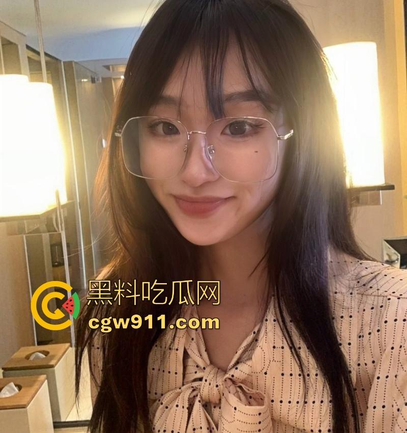 河北邢台人民教师【李安艺】课堂上的严师，私下的反差母狗，男友无套后入蜜桃翘臀，还是老师骚！