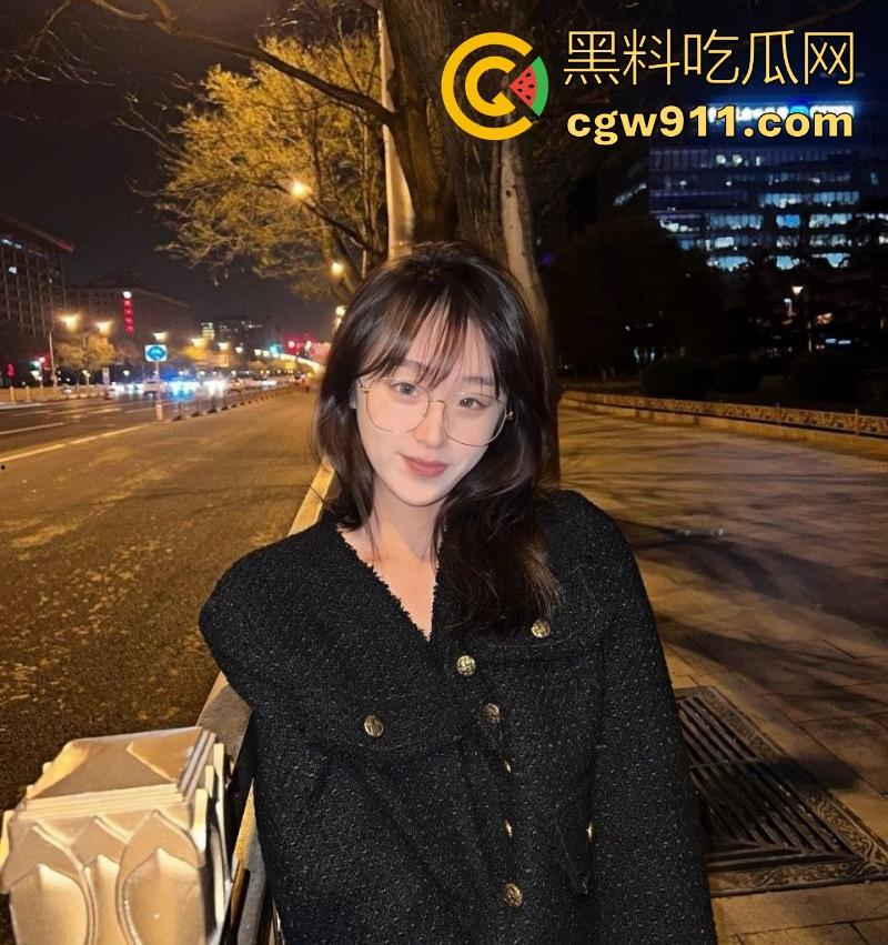 河北邢台人民教师【李安艺】课堂上的严师,私下的反差母狗,男友无套后入蜜桃翘臀,还是老师骚!-2