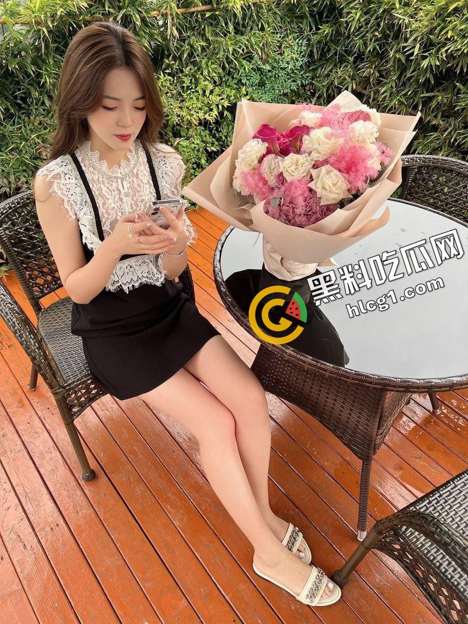 南京艺术大学瓜子脸女神『李佳琳』性欲旺盛的母狗 金主包养调教玩弄视频流出