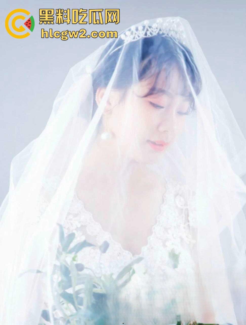 安徽人妻『贾馨月』怀孕还不老实床上大战实拍流出 三个月肚子顶着被无套抽插，骚穴被老公内射到溢出！