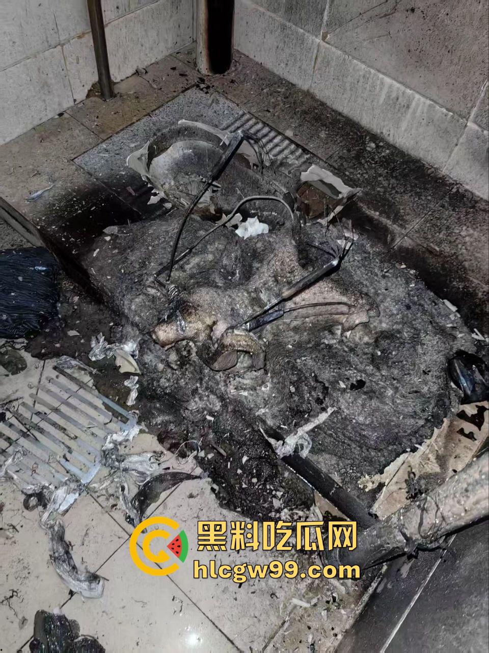 合肥工业大学研究生宿舍翻车,玩充气娃娃被舍友撞见,慌乱中烧毁证据,结果把整间宿舍点着了!-2