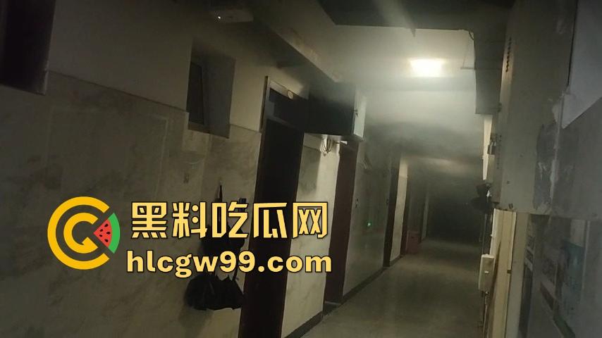 合肥工业大学研究生宿舍翻车,玩充气娃娃被舍友撞见,慌乱中烧毁证据,结果把整间宿舍点着了!-7