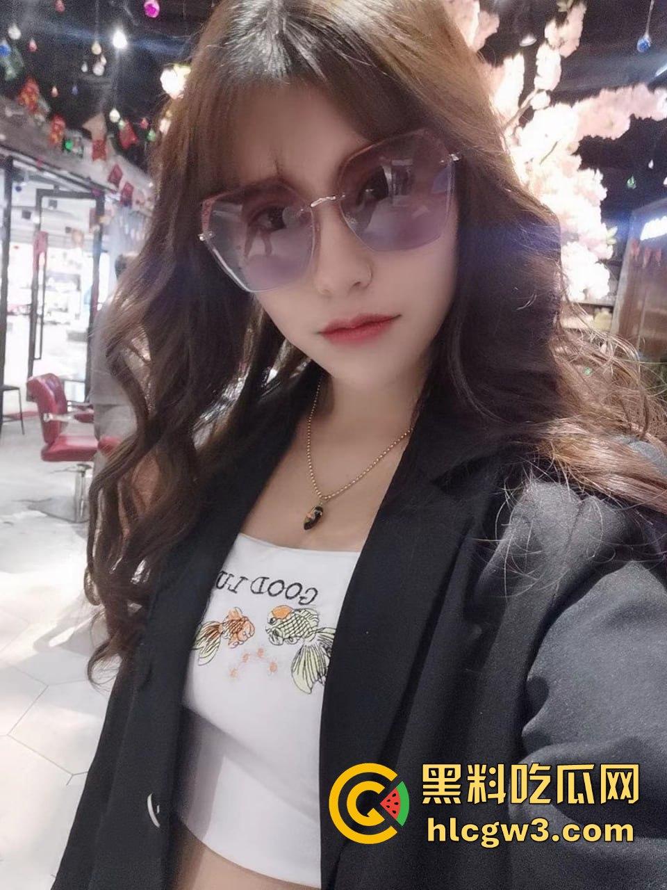 情侣自拍视频流出小姐姐骚话连篇，毒龙口交挑逗男友，最后被后入爆操内射，花活多得不像话！