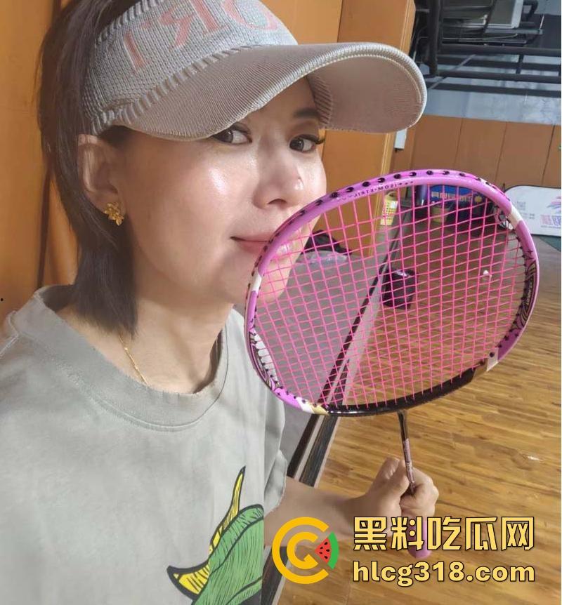 浙江极品人妻【王权怡】性爱视频曝光！短发熟妇在线约炮，淫水狂流骚态诱人，骑乘榨精浪叫声不断！-2