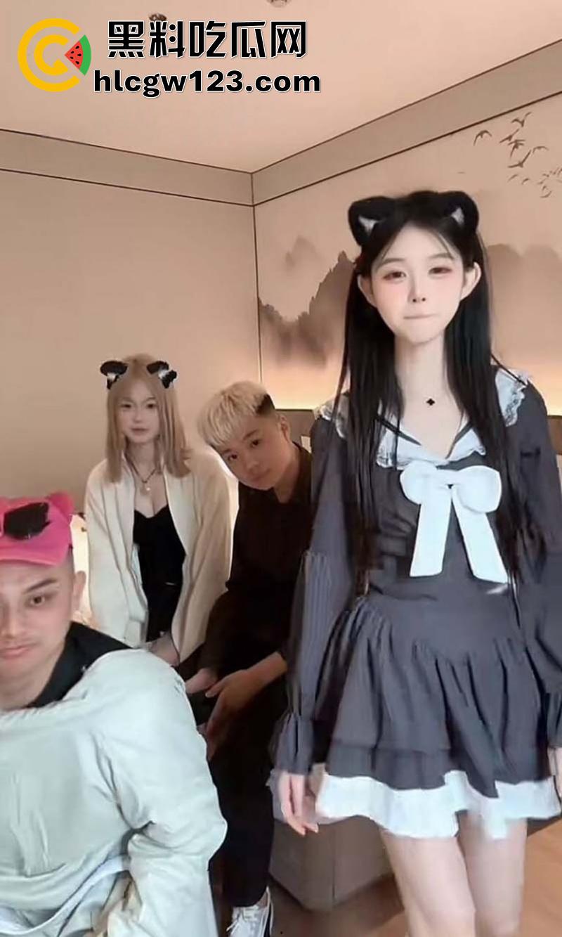 抖音颜值女神【诗颖】翻车,和闺蜜一起在酒店被小黄毛群p,身高腿长颜值清纯,私下竟这么骚!-6