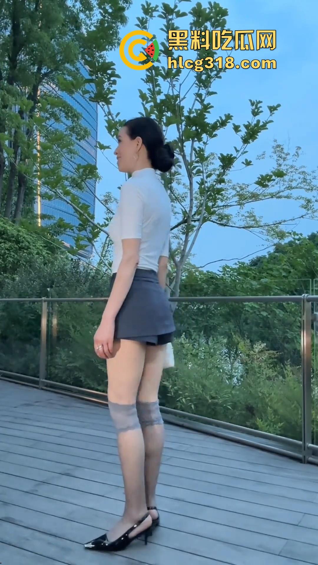 抖音约炮杭州高颜值单亲妈妈 高冷御姐模特身材 长腿美足黑丝足交 别有一番风味！-4