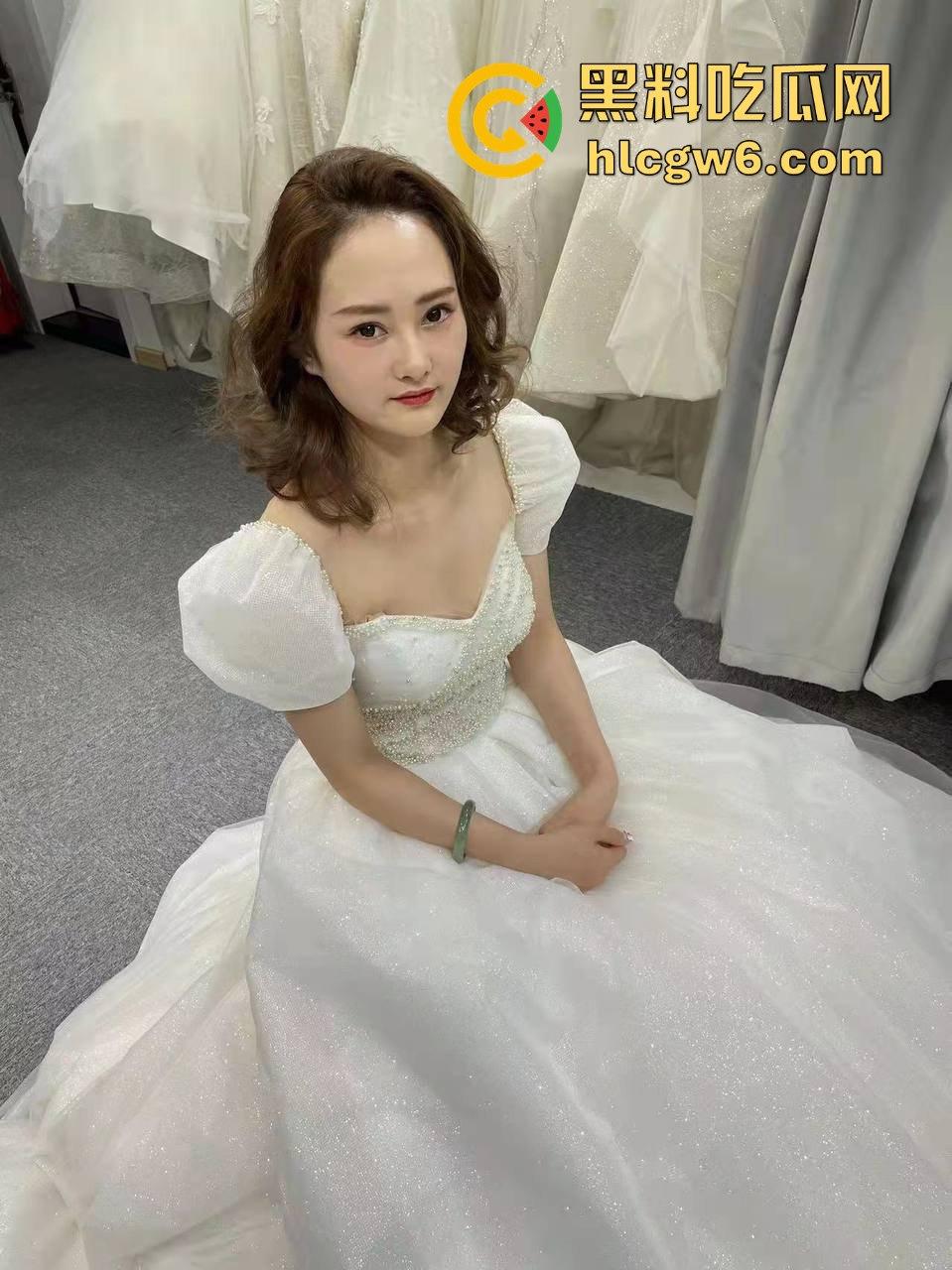 绿帽大瓜曝光！沈阳人妻『苗青凤』房产中介成公交车，独乐乐不如众乐乐，男人全城轮番上，这绿帽绿得发光！