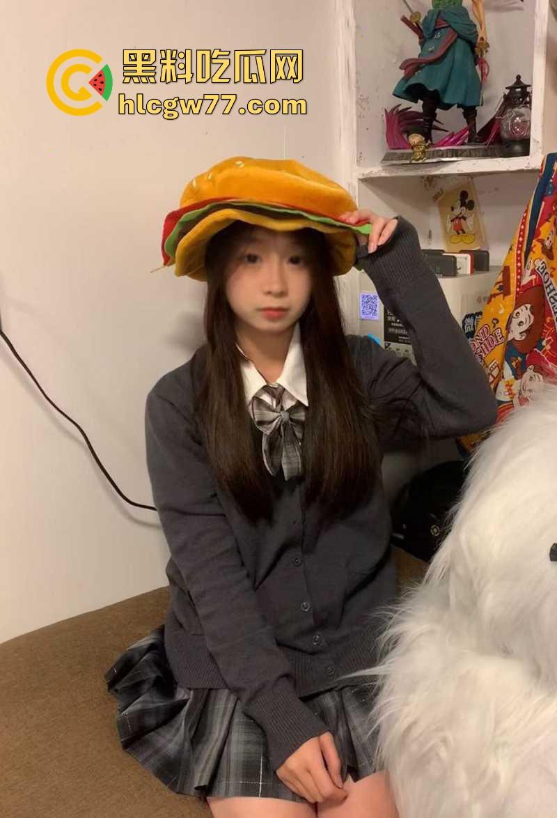 湖北襄阳清纯学生妹【张婧涵】露脸裸舞沦为金主小母狗 从校园乖乖女秒变淫骚小野猫！