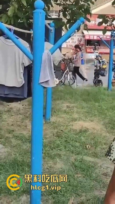 军训压力大？河南大学软件学院大三生宿舍爆发持刀大战,宿舍变修罗场！