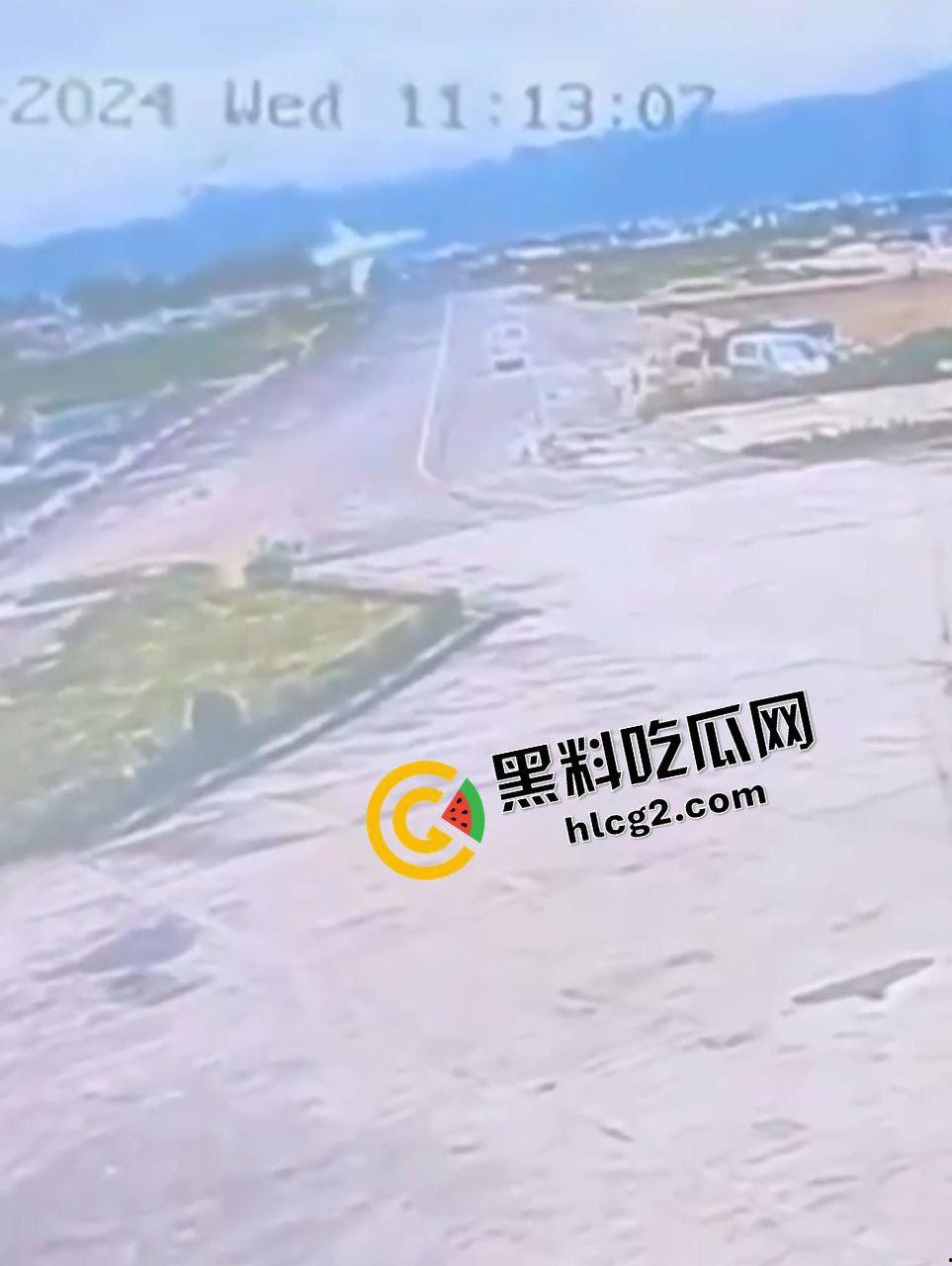 7月24日 尼泊尔加德满都机场一客机起飞时坠毁 事故造成22人不幸死亡!-7