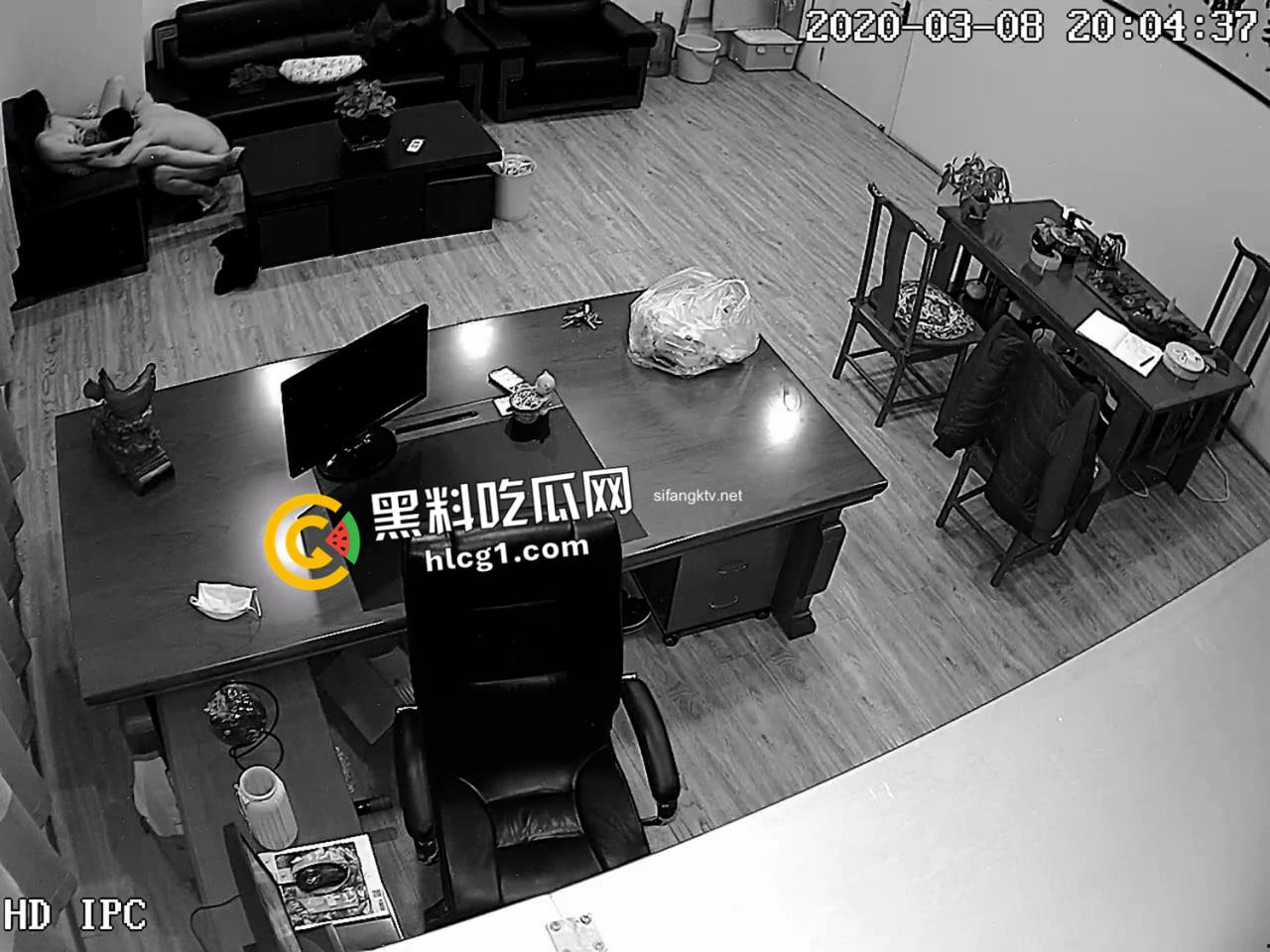 河北妇女主任办公室偷情忘关监控 风骚少妇被按在沙发上爆操 日以继夜偷情 最全版本视频流出-6