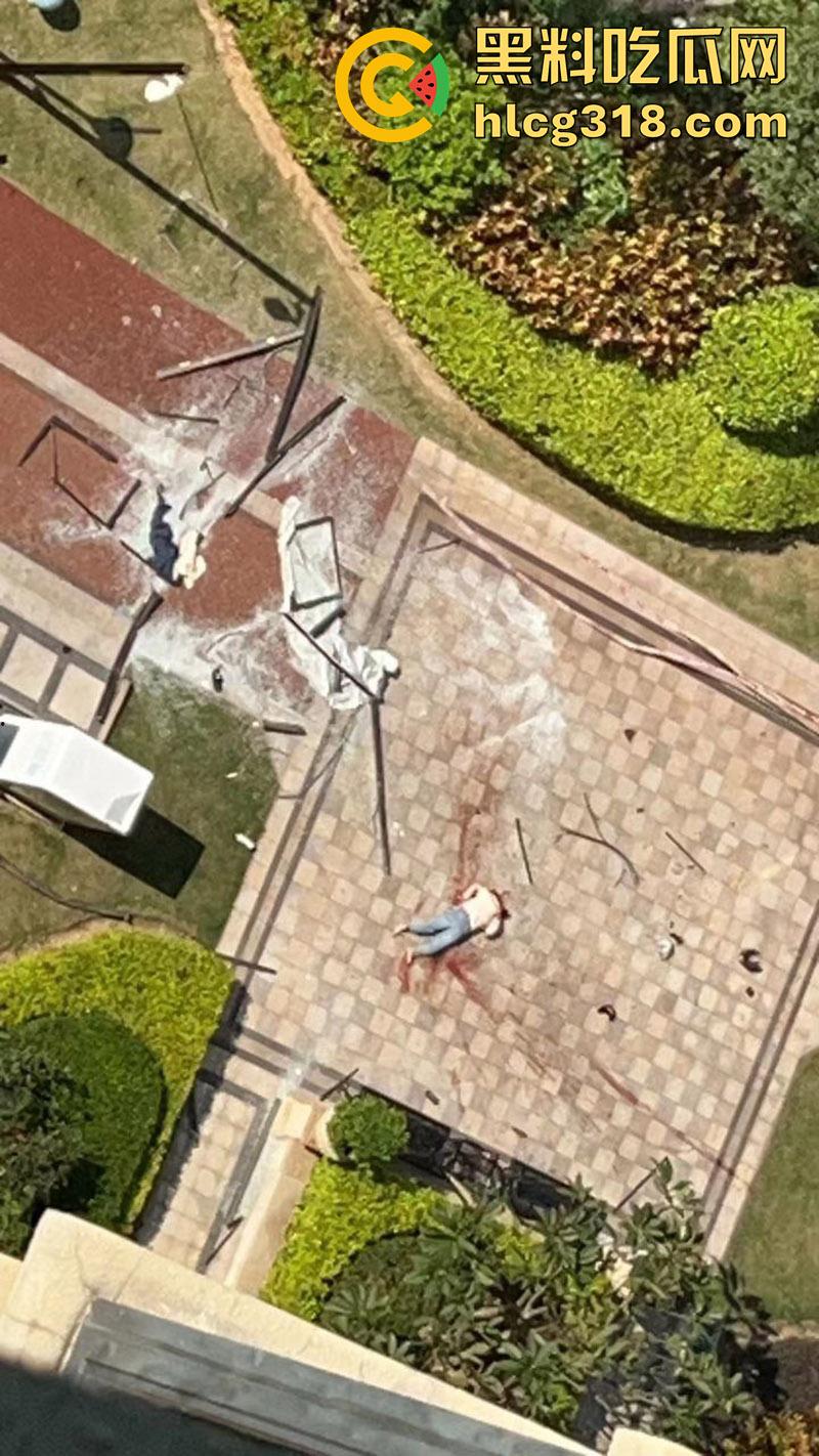 炸裂年轻夫妻吵架,小仙女直接点燃天然气,房屋爆炸大火肆虐,人直接从家里飞出去了!-7