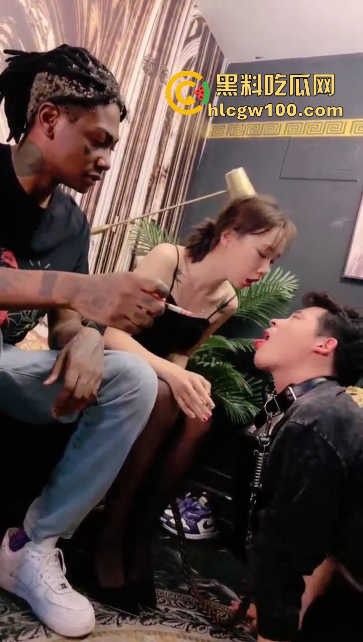 广州媚黑绿帽奴的重口癖好,吐口水吃口水还玩绿奴,哥们这是脑子坏了?这种操作艾滋都要谢谢你了!-5